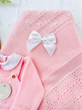 Saída de maternidade Baby love 4 peças ROSA: manta, camisola, jardineiras e gorro