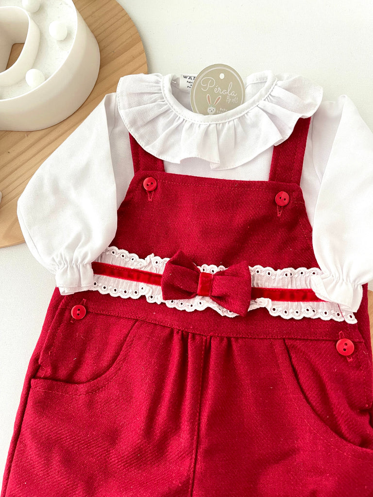 Conjunto jardineiras e blusa  vermelho