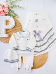 Saída de maternidade Baby love 4 peças Branco : manta, camisola, jardineiras e gorro