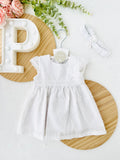 Conjunto plumeti branco: vestido e fita